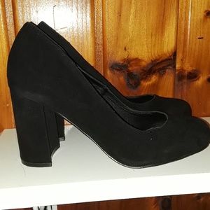 [Torrid] suede heels in black